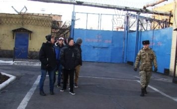 Бердянских подростков повезли в исправительную колонию (ФОТО)