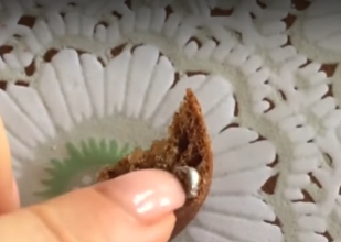 Жительница Запорожской области приобрела хлеб с «железной» начинкой (ВИДЕО)