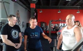 В запорожском атлетическом клубе заметили известных политиков (ФОТО)