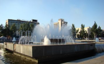 Запорожская обладминистрация, фонтан и центральная площадь с высоты (ВИДЕО)