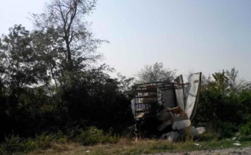 На трассе под Мелитополем грузовые автомобили слетели в кювет (ФОТО)