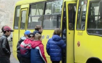 В сети появилось видео типичной поездки в запорожской маршрутке