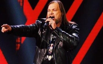 Запорожский байкер покорил сцену всеукраинского песенного шоу (ВИДЕО)