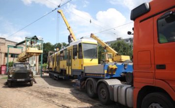 В Запорожье прибыли новые старые трамваи (ФОТО)