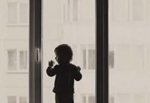 В спальном районе Запорожья умер ребёнок