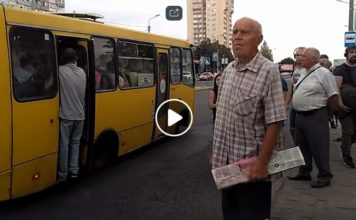 В Хортицком районе Запорожья водители руками утрамбовывают людей в маршрутки