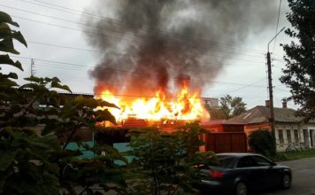 На запорожском курорте загорелась сауна с посетителями (ФОТО)