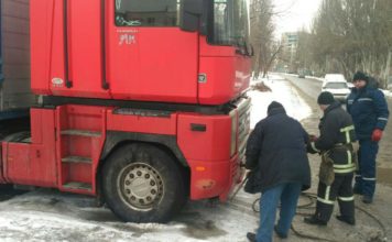 В Запорожье и области с проезжей части слетела фура и автобус (ФОТО)