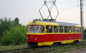 В Шевченковском районе женщина попала под трамвай