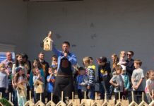 Запорожцам обещают поездку в Карпаты за лучший скворечник