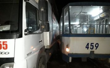 В Запорожье произошло необычное ДТП (ФОТО)