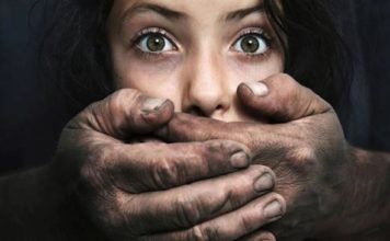 Бил и душил: в Запорожской области зверски изнасиловали студентку