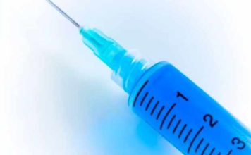 Запорожским детям предлагают «уколоться» с прилавка магазина (ФОТОФАКТ)