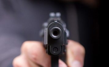 Стрельба в центре города: жители Запорожья массово берутся за оружие (ВИДЕО)