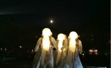 В Запорожье на площади заметили приведений (ФОТО-ВИДЕО)