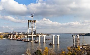 Стройплощадку запорожских мостов уже разворовали до нуля (ФОТО)