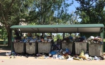 Жители Запорожской области вынуждены жить рядом со свалкой (ФОТО)