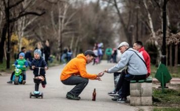 Пикник на обочине Запорожья (ФОТОРЕПОРТАЖ)