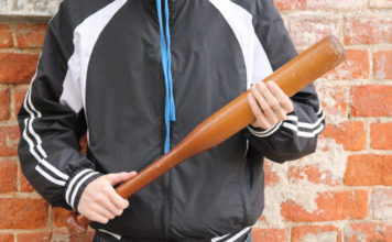 Утро в Запорожье началось со стрельбы и избиений: неизвестные устроили жестокую расправу над парнем (ВИДЕО)