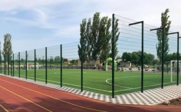 В запорожском селе презентовали современную футбольную площадку (ФОТО)
