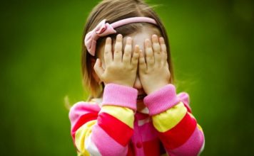 В Запорожье полуторагодовалая девочка упала в выгребную яму