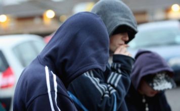 В Запорожской области банда подростков за ночь ограбила несколько киосков