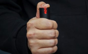 В Мелитополе на территории детского сада ограбили человека