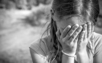 Били и вырывали язык: на центральном ТВ рассказали о жестокой драке запорожских школьниц (ВИДЕО)