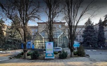 Коллектив Запорожской областной больницы поздравляет коллег 5 горбольницы с 55-летним юбилеем