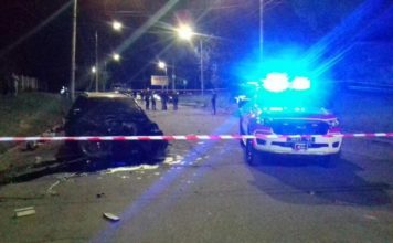 В Запорожье «Mercedes» протаранил столб: есть пострадавшие (ФОТО)