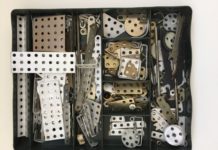 В Мелитополе школьник наелся деталей от железного конструктора