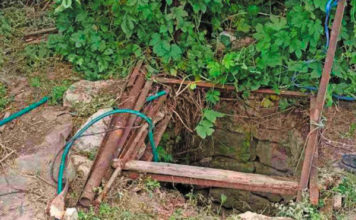 В Запорожской области пенсионерка упала в глубокий колодец