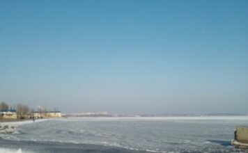 В Кирилловке начало замерзать море (ВИДЕО)