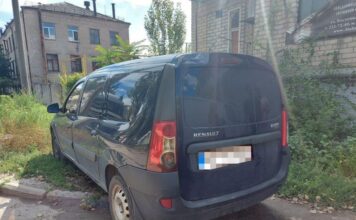 В Запорожье из авто бизнесмена украли сумку с деньгами (ФОТО)