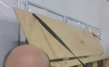 Жителю Запорожской области «Новая почта» прислала деревянный «гроб» с воздухом (ФОТО)