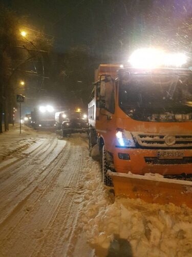 И.о. мэра Анатолий Куртев прокомментировал снежный коллапс на дорогах Запорожья