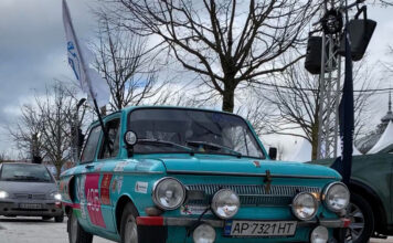 Запорожские гонщики на ЗАЗ-966 прибыли во Францию для участия в ретро-ралли (ФОТО)