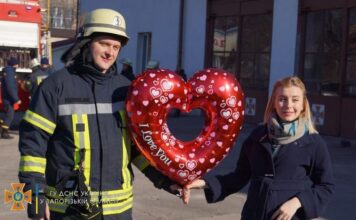 Запорожский спасатель устроил шоу для беременной жены (ФОТО, ВИДЕО)