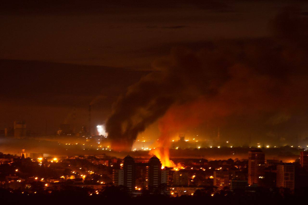 В центрі Запоріжжя після ракетного обстрілу постраждало більше 40 будинків (ФОТО)