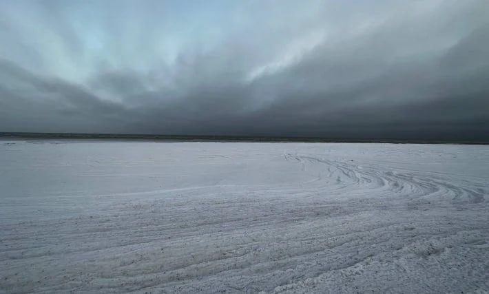 Біля окупованої Кирилівки замерзло море (ФОТО)