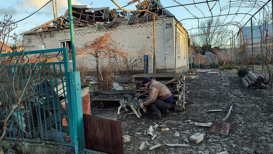 По Запоріжжю росіяни вдарили "Іскандером": опубліковані фото наслідків атаки