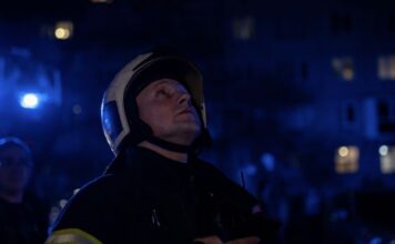 Пожежі, пошкоджені будинки і авто: перші наслідки балістичної атаки на Київ