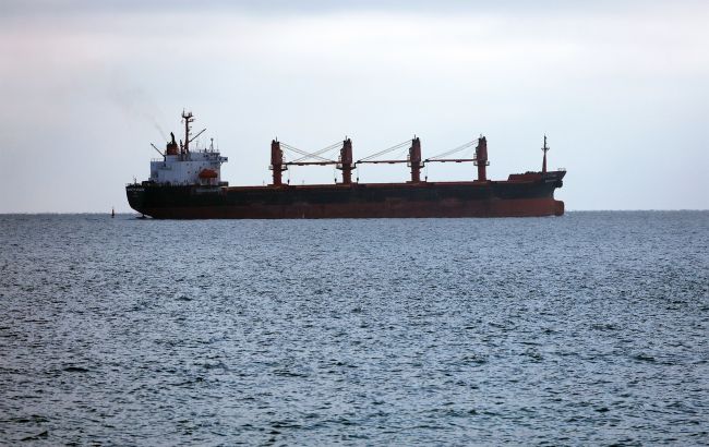 Трагедія у Південнокитайському морі: корабель затонув, доля двох моряків невідома_68fed39dcf005.jpeg