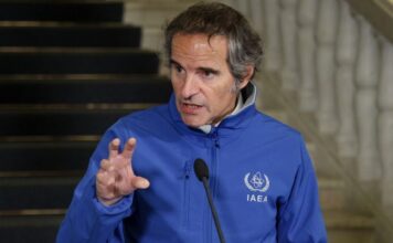 Дві українські АЕС працюють на зниженій потужності після атаки росіян