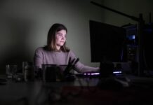 Екстрені відключення чи погодинні? Що зі світлом в Україні і як перевірити графік