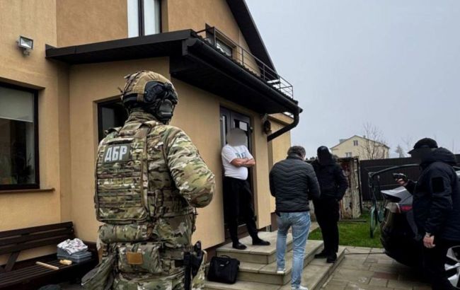 Мільйони на хабарях. Топчиновники Держпраці організували масштабну схему поборів, — ДБР_6924bac463988.jpeg