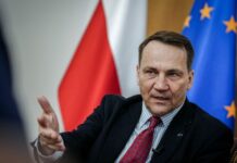 Скоріше будемо їсти траву, ніж знову станемо колонією: Сікорський про відносини Польщі та РФ