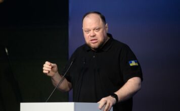 Стефанчук різко відреагував на блокування Ради та вимоги відставки уряду