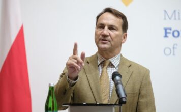 Україна готова воювати ще три роки, але Путін не зможе стільки витримати, — Сікорський