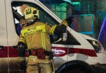 В Росії невідомі дрони атакували НПЗ — місцеві скаржаться на вибухи (відео)